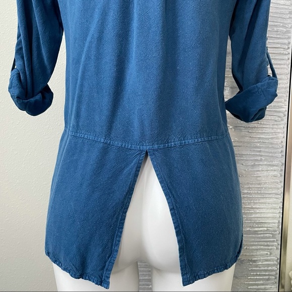 Style Envy Women’s Blue Button Down Shirt Size M - Picture 7 of 10